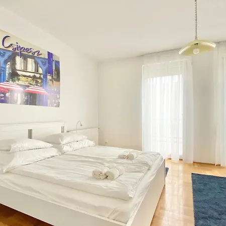 Linden Street With Ac *